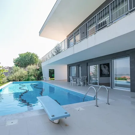 Sunset - The Twin By Pikhost