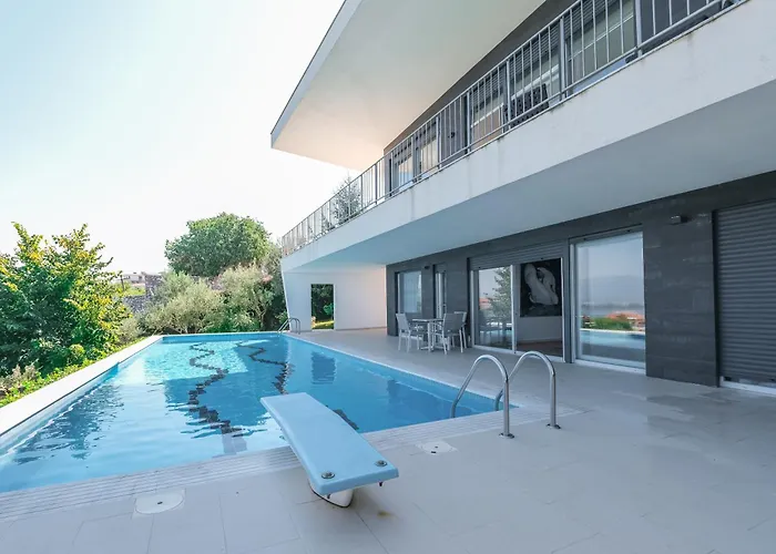 Sunset - The Twin By Pikhost