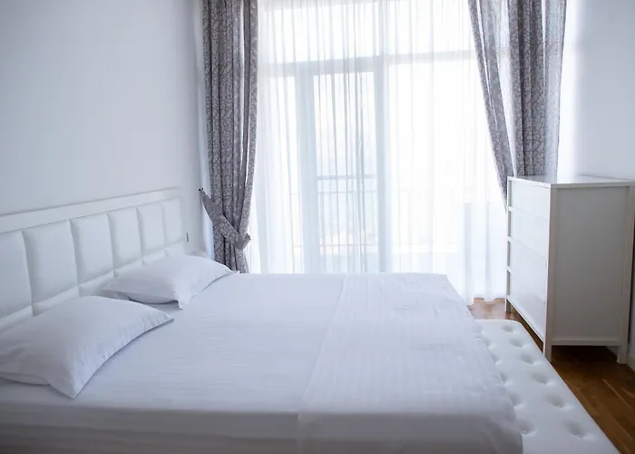 Sunset - The Twin By Pikhost